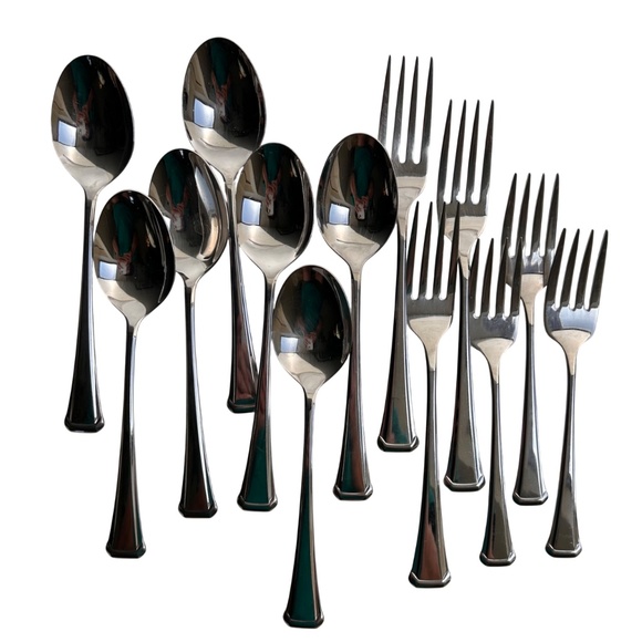 12 Pcs. Oneida USA Stainless Flatware Maestro Style - Picture 1 of 4